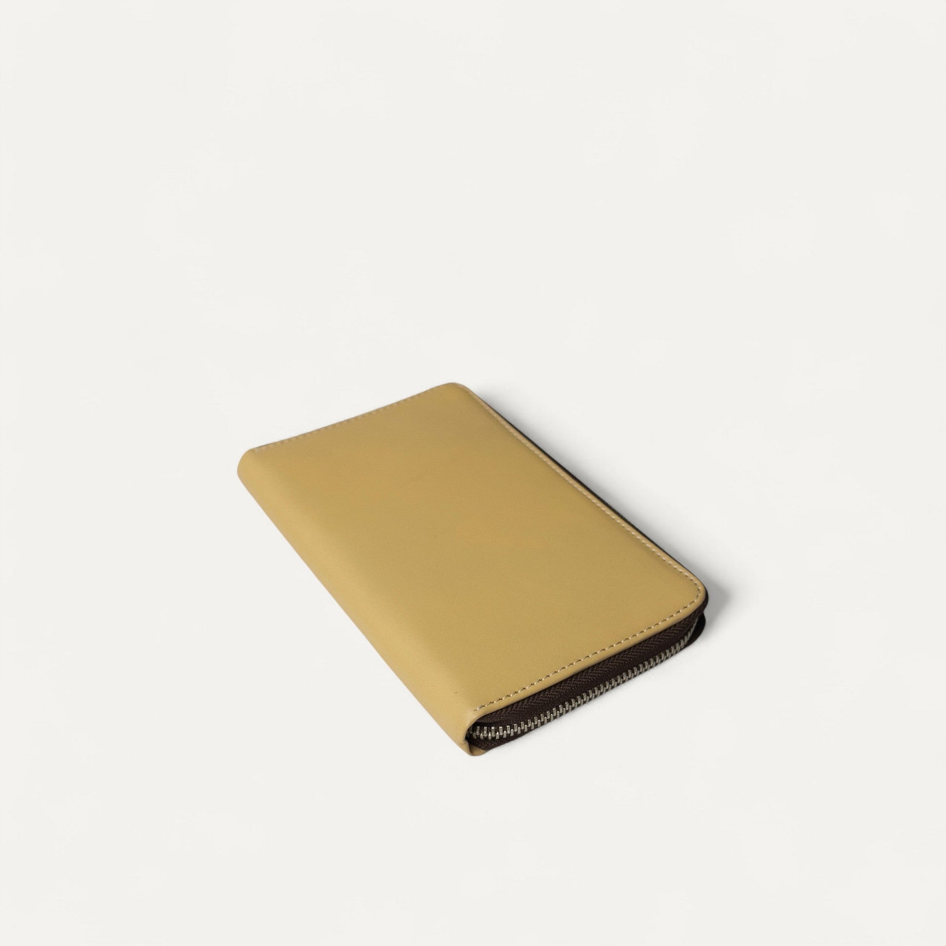 Voyager Travel Wallet - Emery